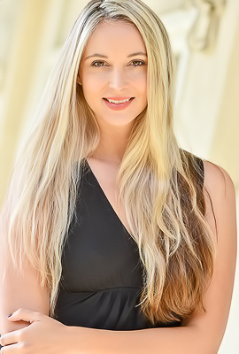 Allie - A Vibration Girl