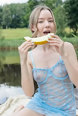 Mirka Playful Beauty Is Naked