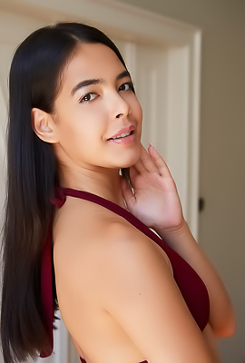 Kubera Fortuna Sultry Latina Brunette Isn’t Wearing Any Lingerie