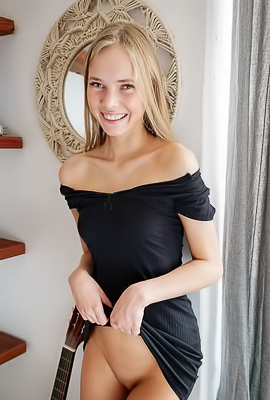 Delicate Dare: Luise Nude Collection By Higinio Domingo