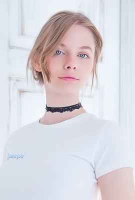 Siya Sexy Teen Angel With Nice Tits