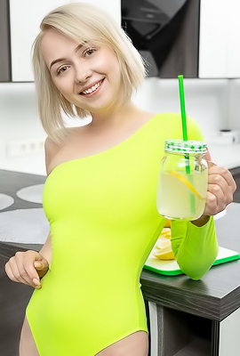 MetArt presents Bernie - Pop Of Lime