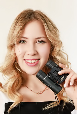 Melania Curvaceous Beauty Is Soon Neglecting Her Duties